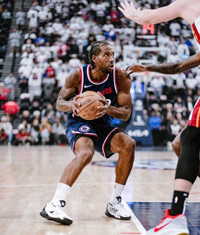 开云体育下载-关于比分胶着的比赛，球队在最后时刻取得胜利的信息