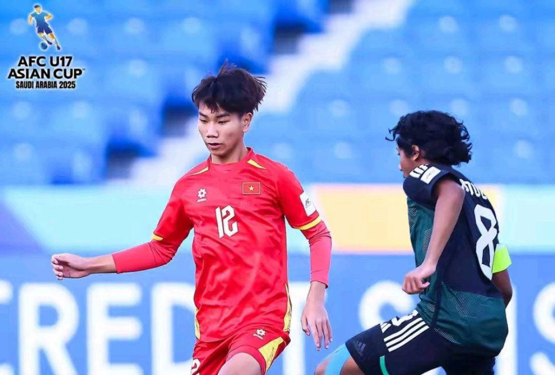 开云体育登录-越南队员在足球比赛中展现实力