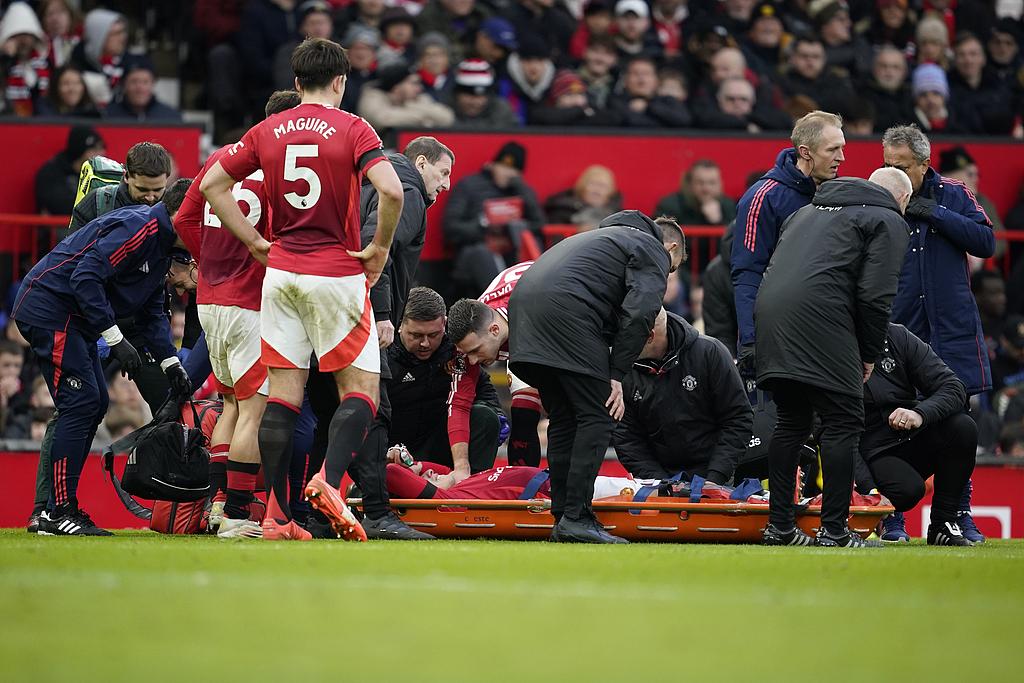 开云体育APP下载-曼联艰难取胜，出线形势严峻