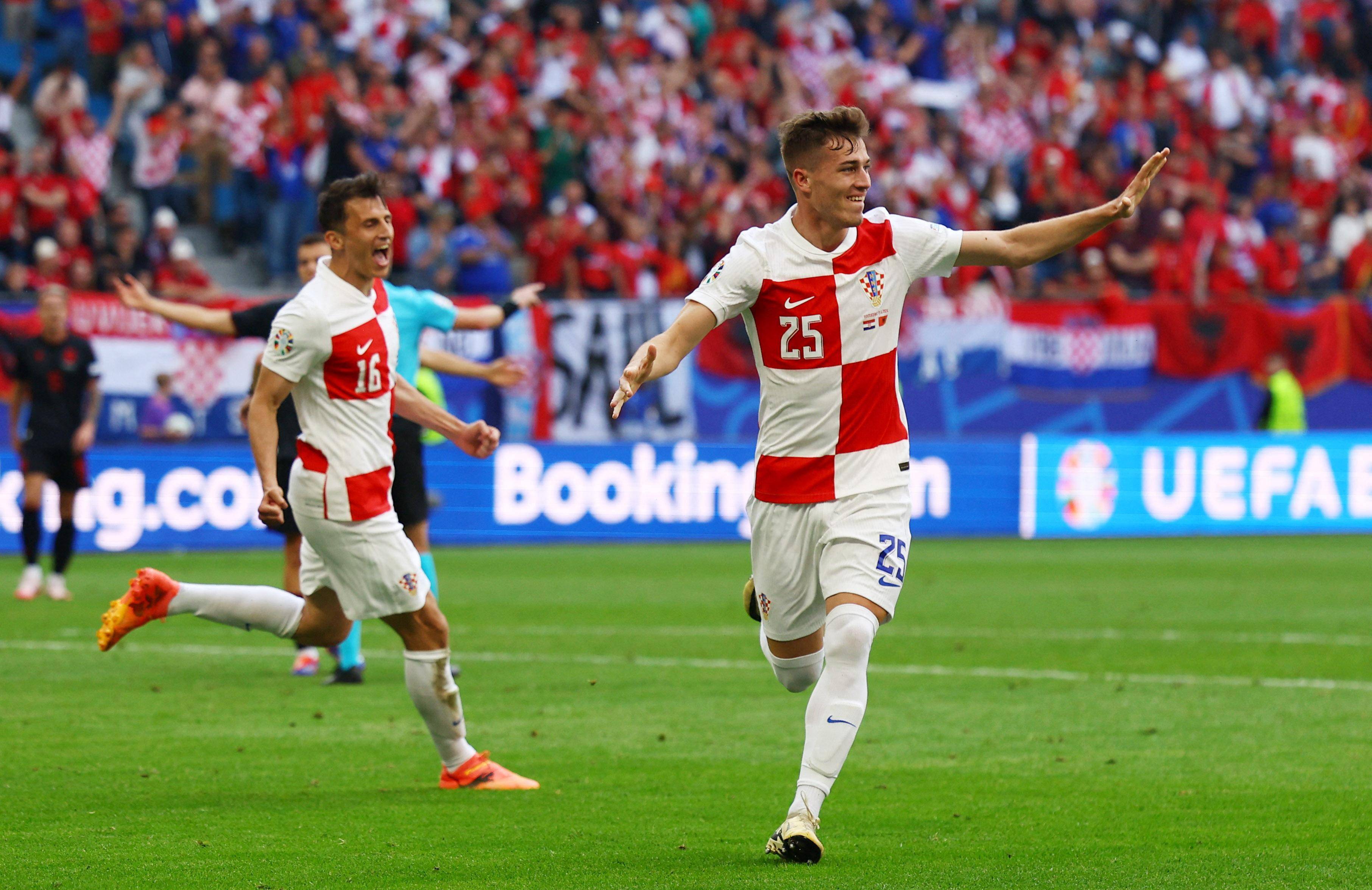 开云体育平台APP-克罗地亚战胜斯洛伐克，取得胜利