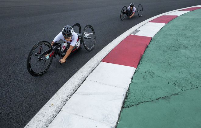 阿根廷选手勇夺自行车赛银牌