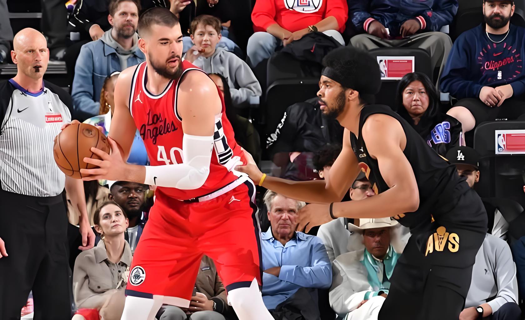 包含快船战胜尼克斯取得两连胜，莱昂纳德得到分的词条