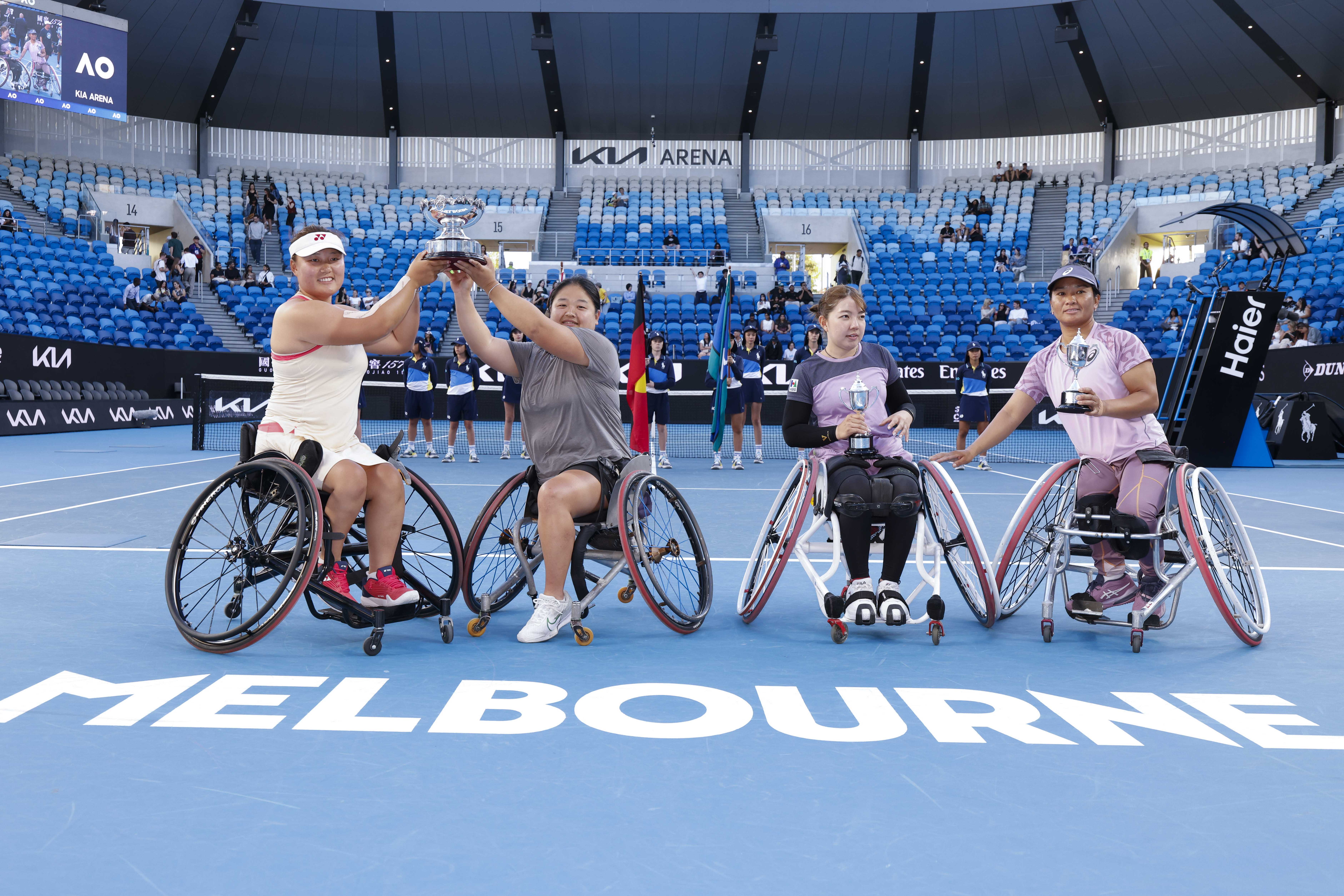 开云体育中国-香港举行网球比赛，湖人表现激烈