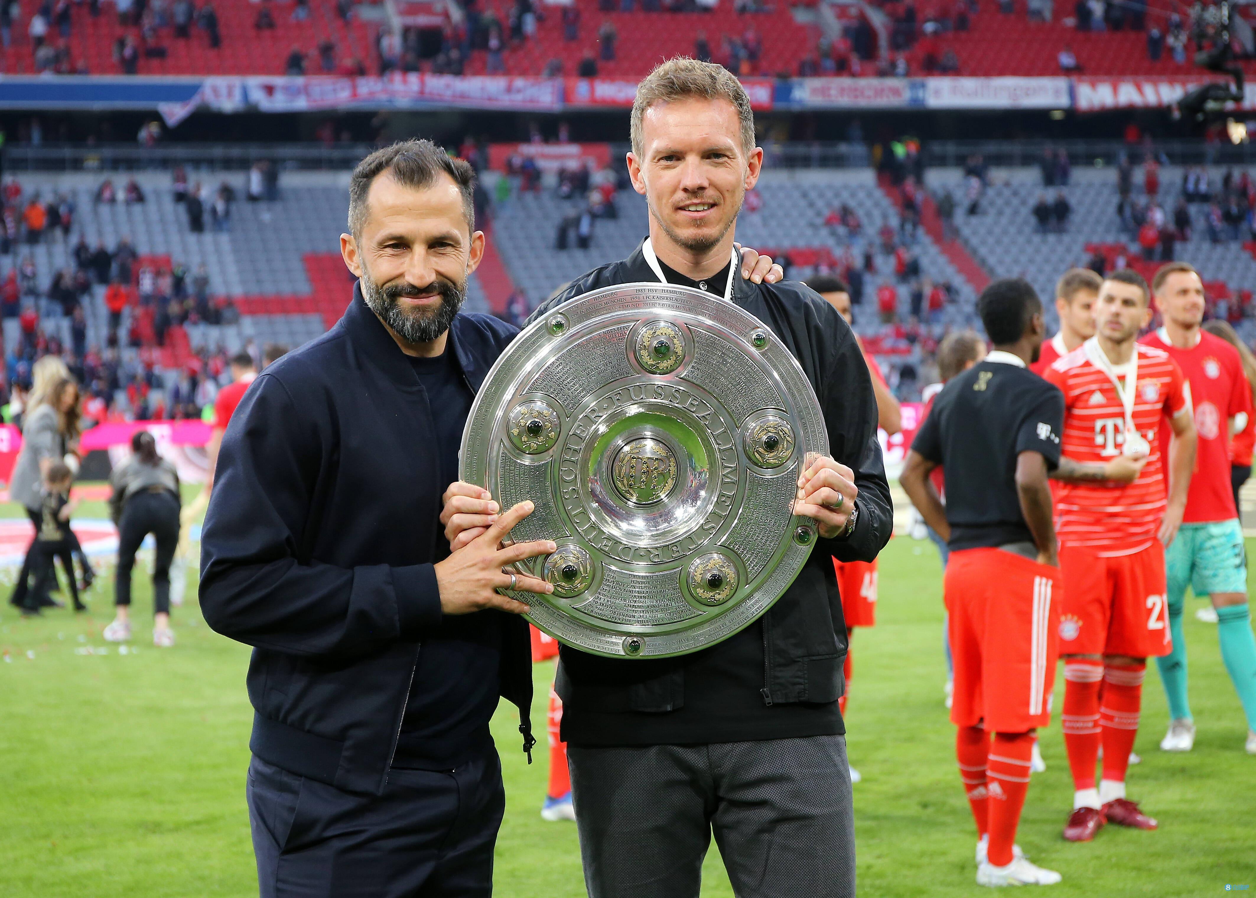 开云体育下载-足球明星登上颁奖典礼舞台，成就荣耀传承的简单介绍