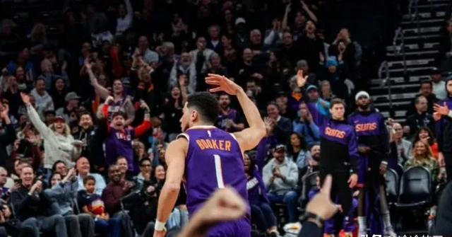 关于德文布克单节狂砍20分，带领球队逆转取胜的信息