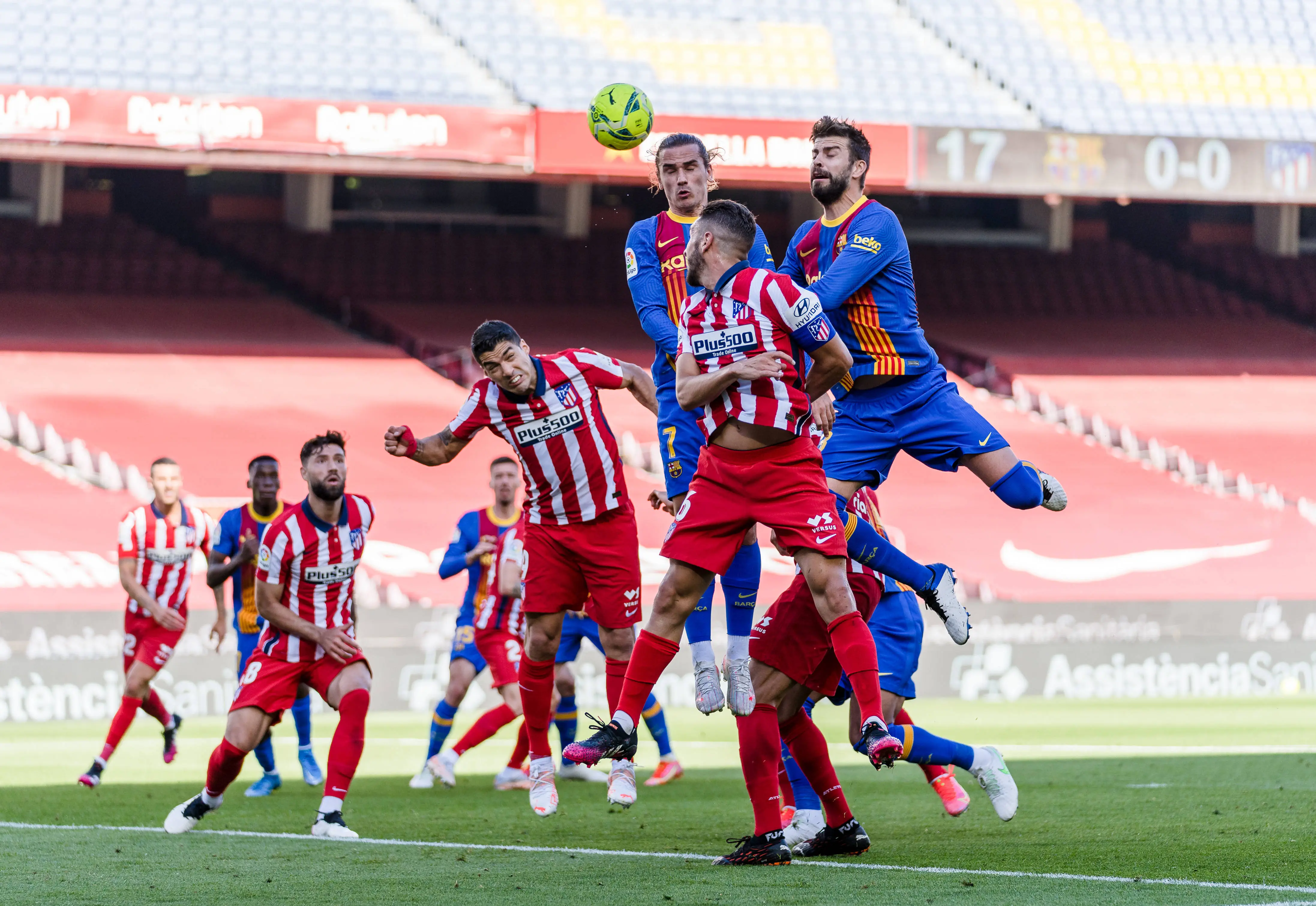 开云体育app-足球队伍风云变幻，实力对决