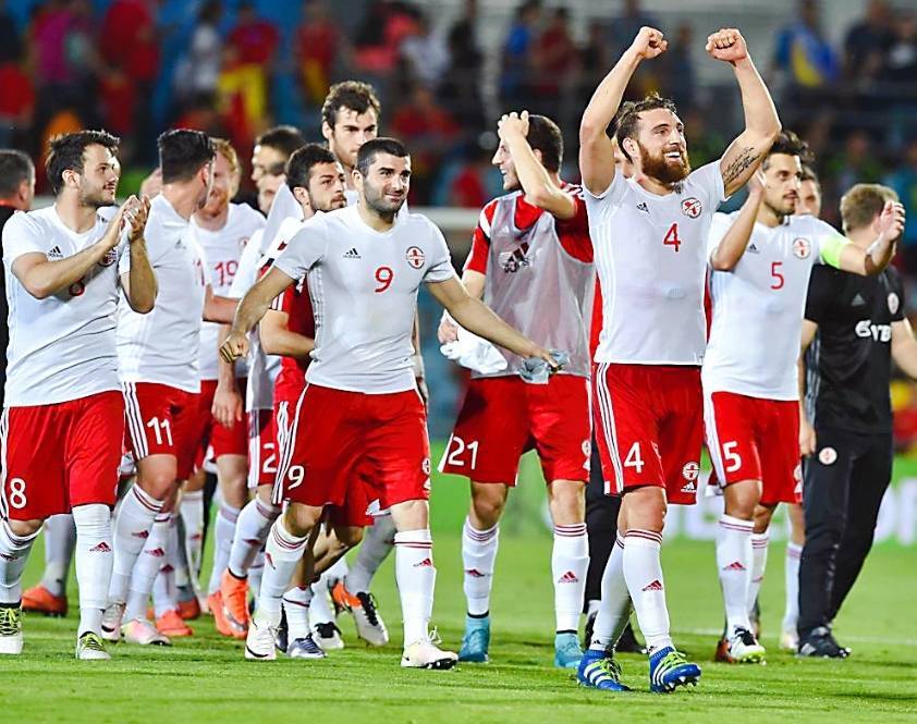 足球队伍风云变幻，实力对决