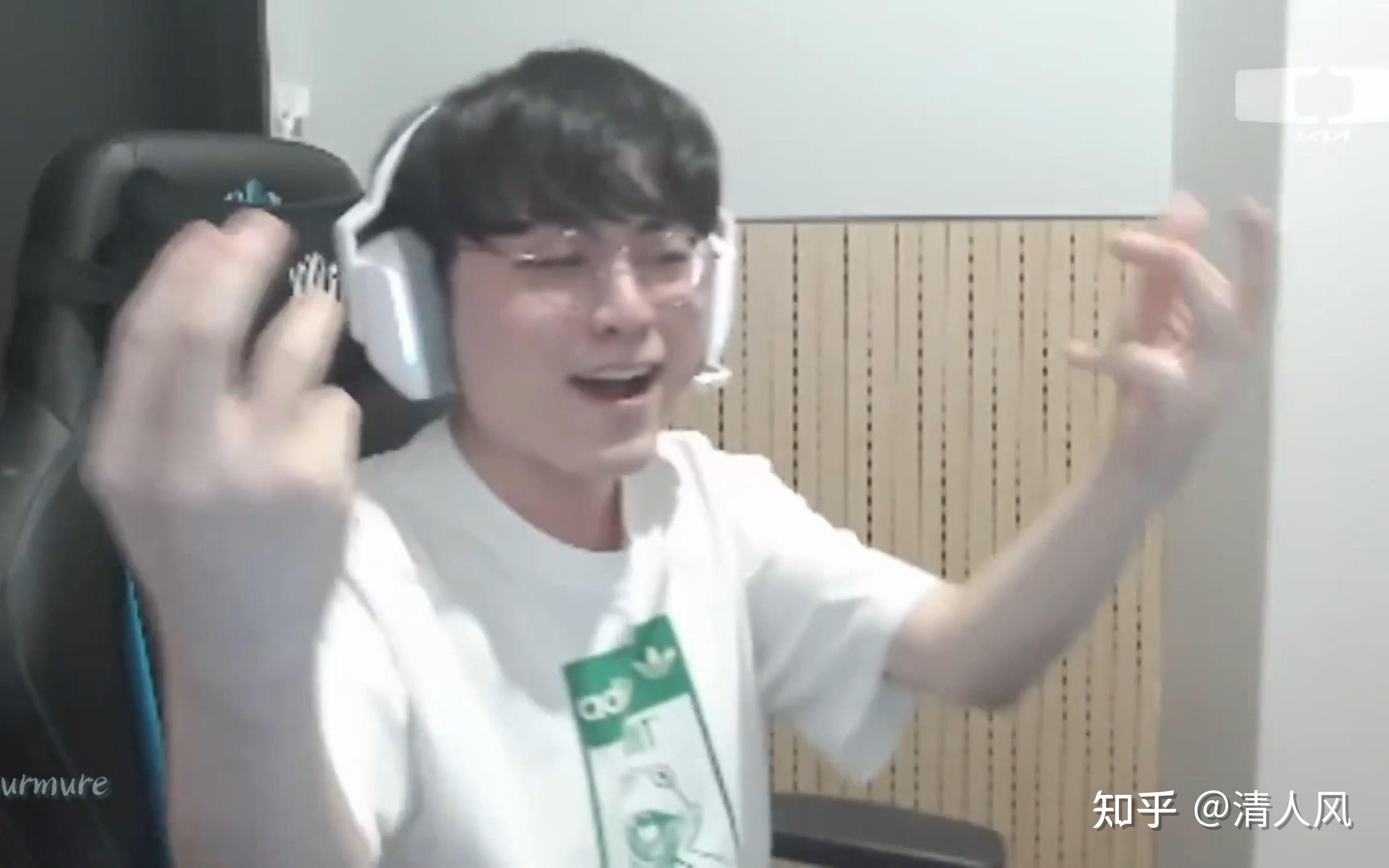 开云体育入口-包含EDG险胜FNC，ShowMaker开启传奇时刻焦点之战入围赛，留下经典瞬间的词条