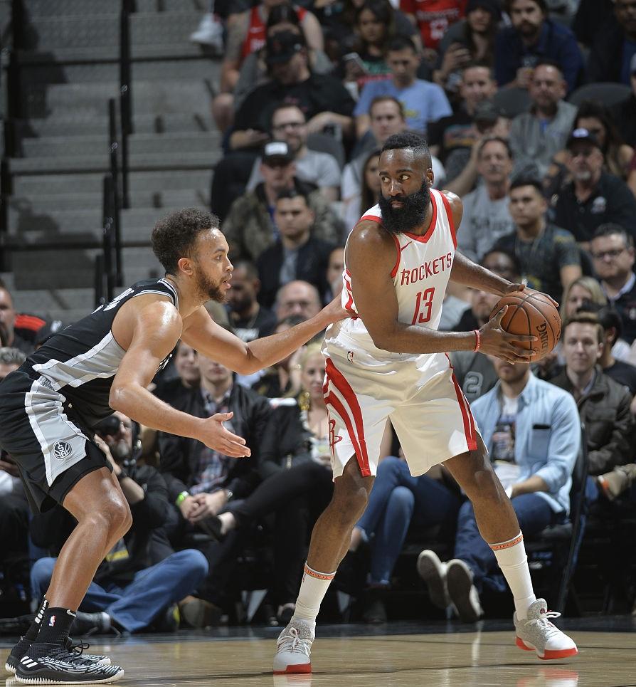 开云官网-马刺轻取上海队，西亚卡姆统治全场的简单介绍