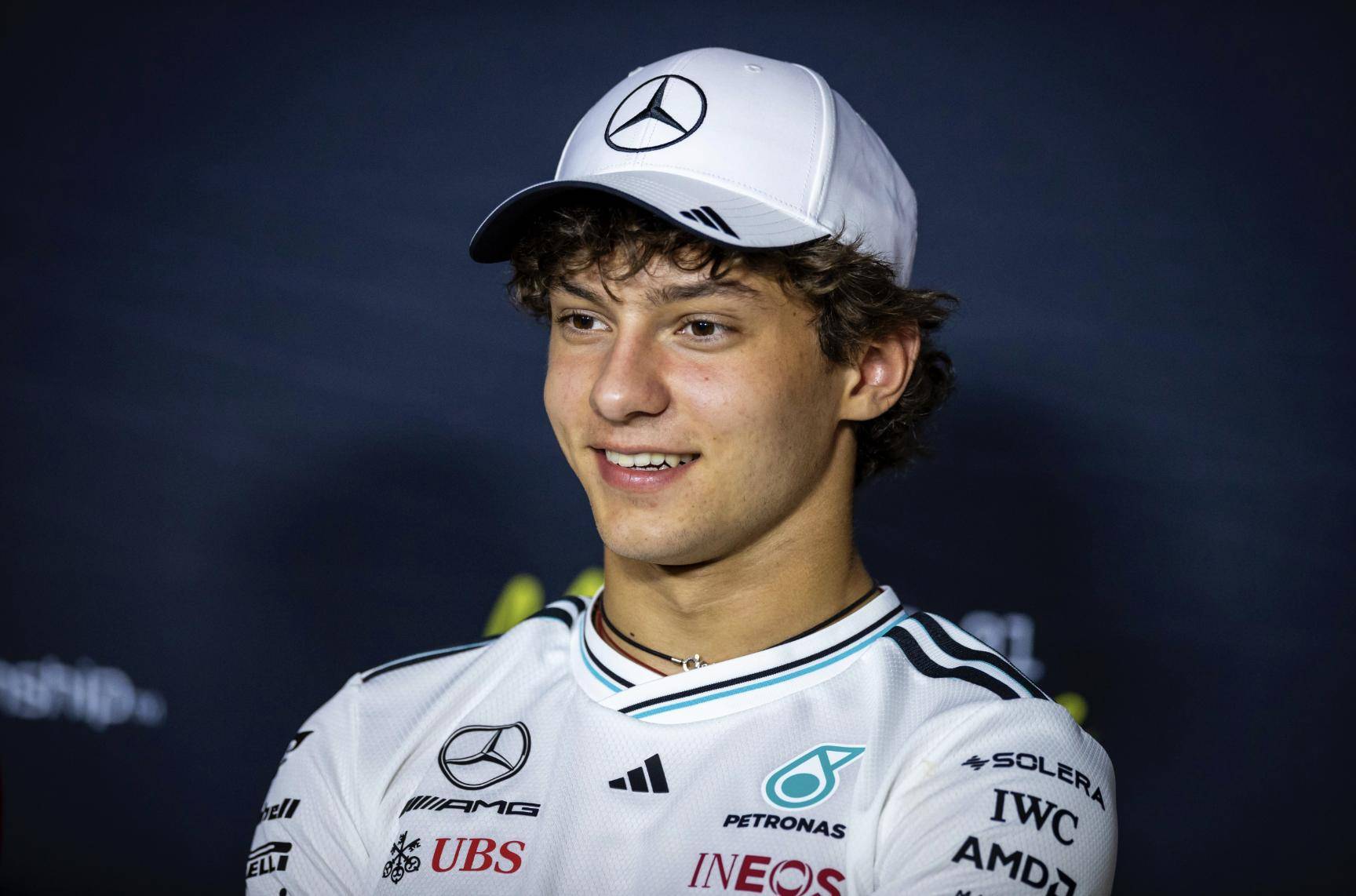 开云体育官方网站-迈凯伦逆转红牛车队，汉密尔顿惊艳四座的简单介绍